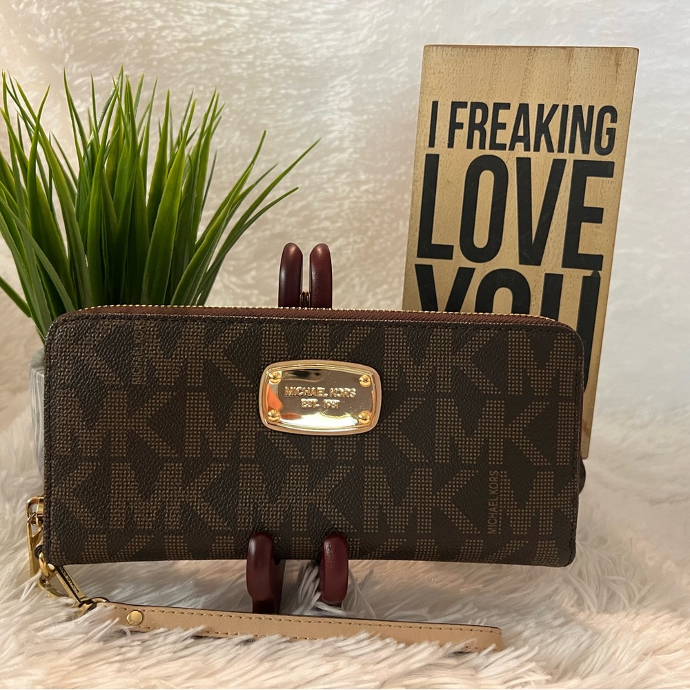 Michael Kors Signature Continental Wallet/Wristlet - LIKE NEW! - Picture 1 of 13